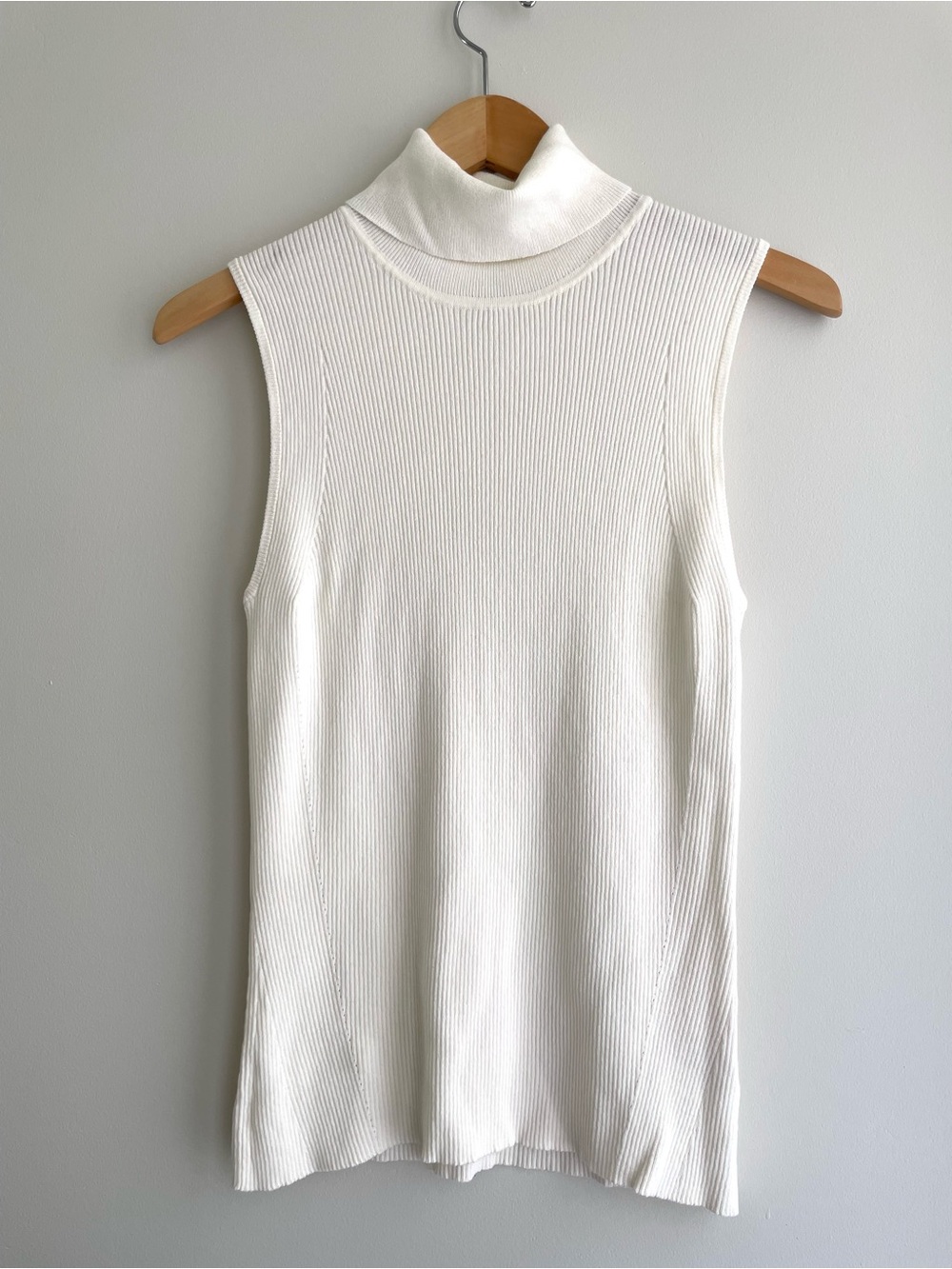 Anne Klein Ivory Ribbed Sleeveless Turtleneck